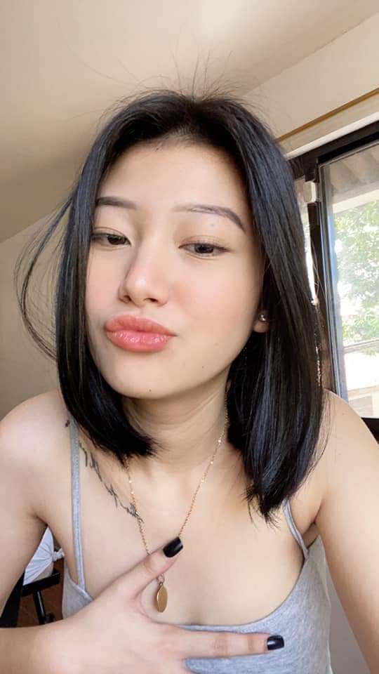 Hot japan girl Mariru Amamiya play with toy